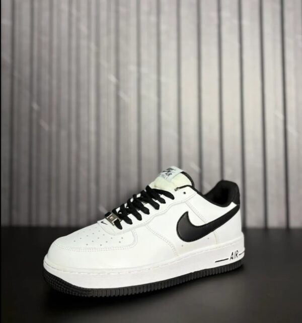 VN-114-2 Nike Air Force 1 LV8