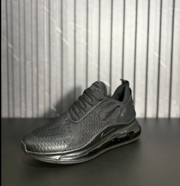 VN-124-2 Nike Air Max 720 Black
