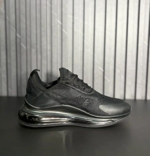 VN-124-4 Nike Air Max 720 Black