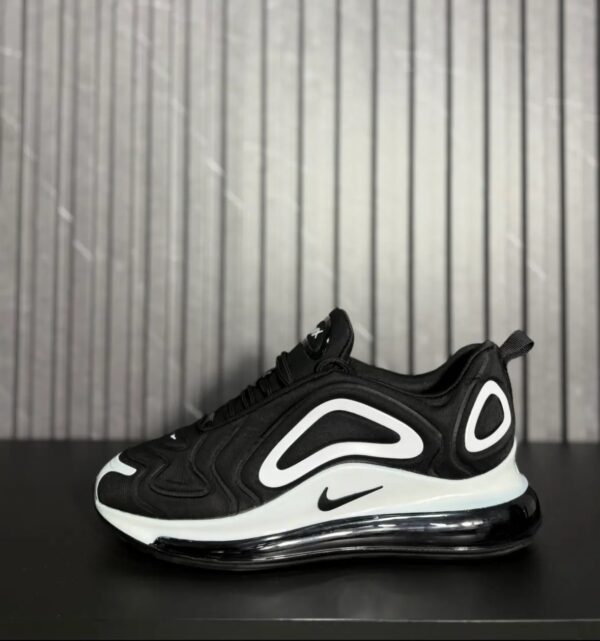 VN-126-1 Nike Air Max 720 Black White