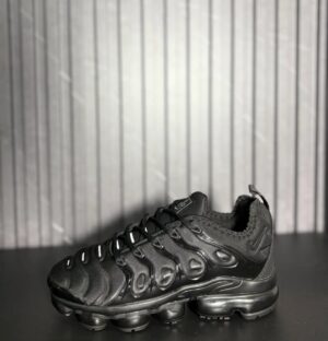 VN-127-1 Nike Air VaporMax Plus