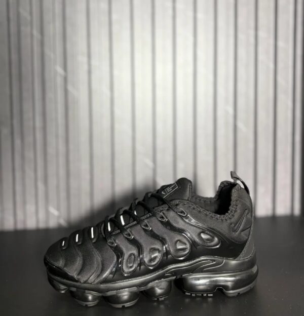 VN-127-1 Nike Air VaporMax Plus