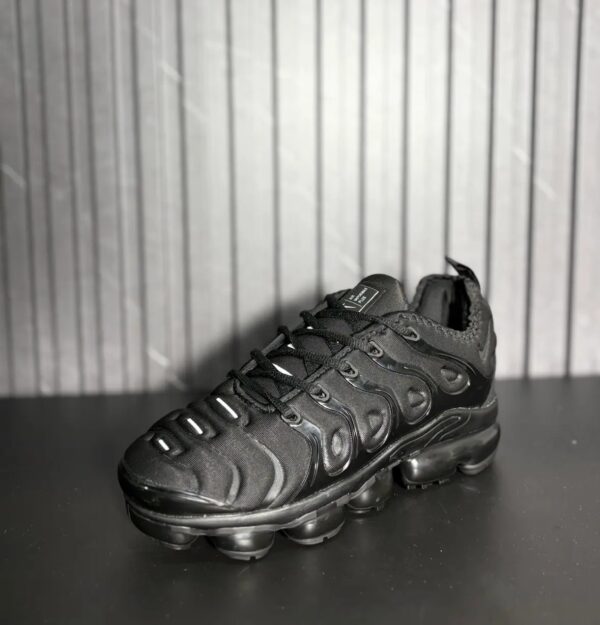VN-127-2 Nike Air VaporMax Plus