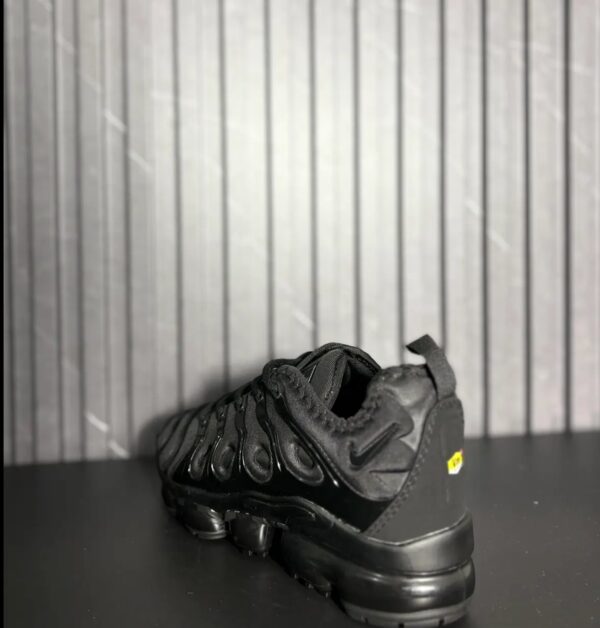 VN-127-3 Nike Air VaporMax Plus