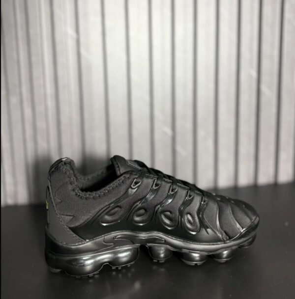 VN-127-4 Nike Air VaporMax Plus