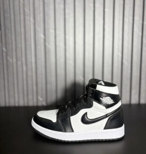 Nike Air Jordan 1 Mid Panda