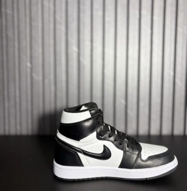 Nike Air Jordan 1 Mid Panda