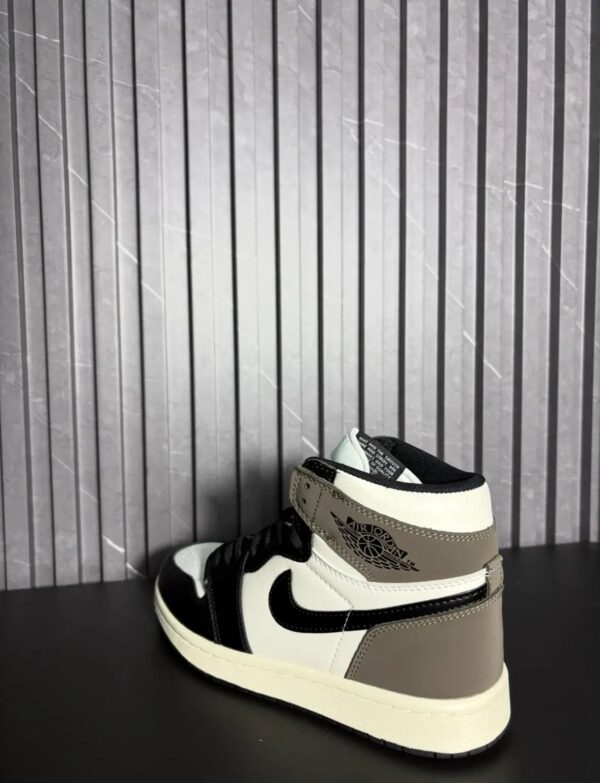 Air Jordan 1 Retro High OG Dark Moca