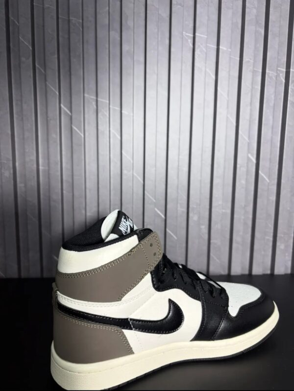 Air Jordan 1 Retro High OG Dark Moca
