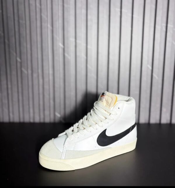 VN-171-2 Nike Blazer Mid 77 Vintage