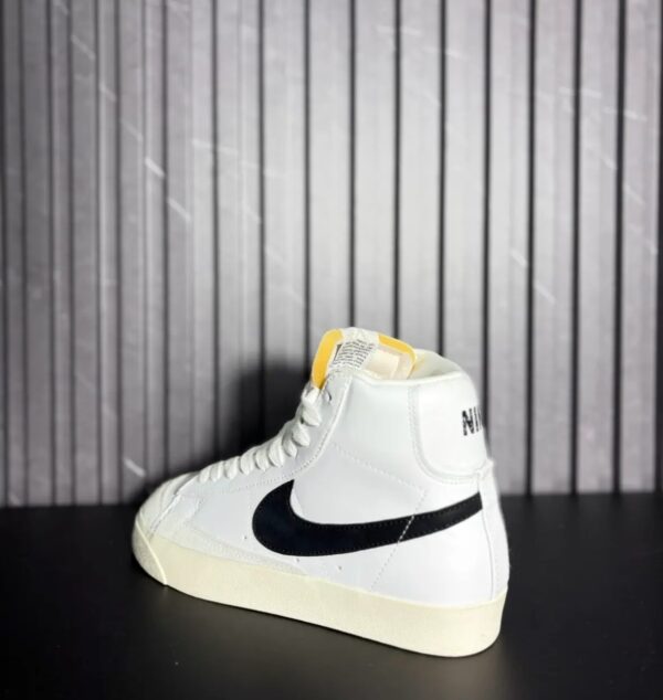 VN-171-3 Nike Blazer Mid 77 Vintage