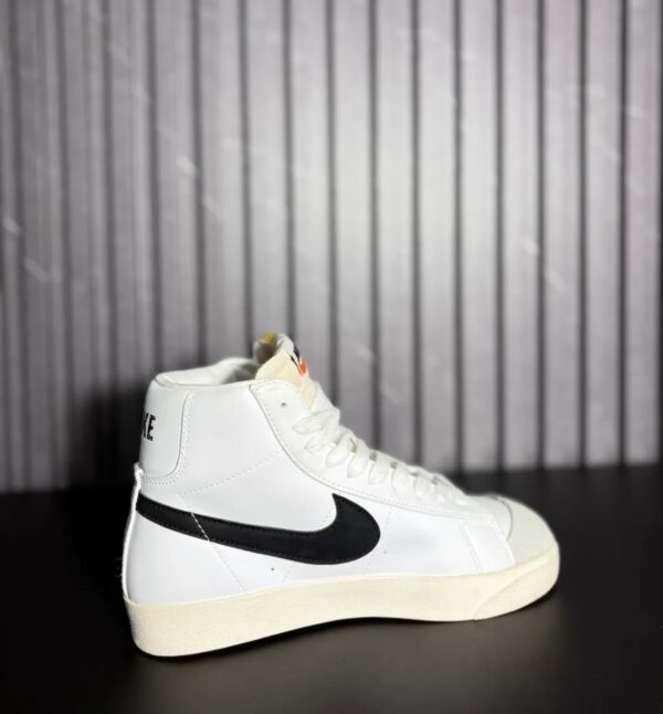 VN-171-4 Nike Blazer Mid 77 Vintage
