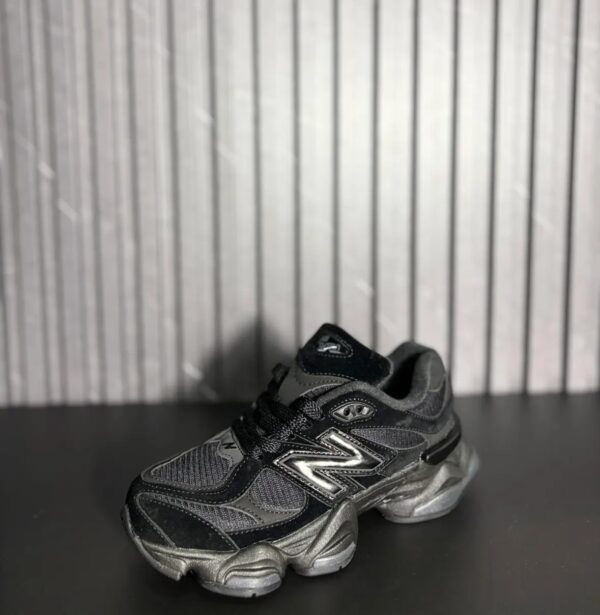 VN-321-2 New Balance 9060 Triple Black