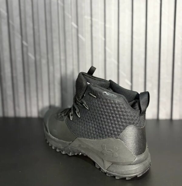 VN-511-3 Under Armour Infil Hike GTX Negro