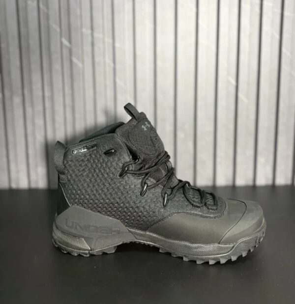 VN-511-4 Under Armour Infil Hike GTX Negro
