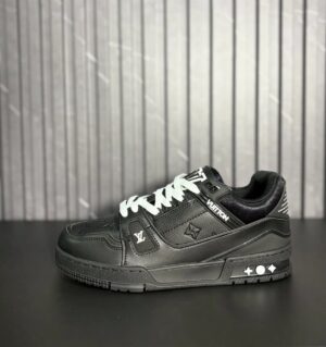 VN-712-1 Louis Vuitton LV Trainer Black